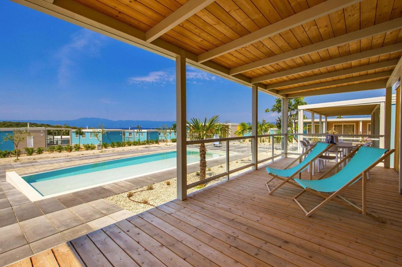 Ferienhaus Mobile Homes In Omisalj, Island Krk, With Swimmingpool